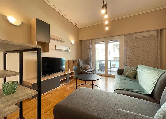 Riankour Central 90Sqm Apt In Panormou