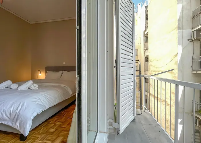 Riankour Central 90Sqm Apt In Panormou